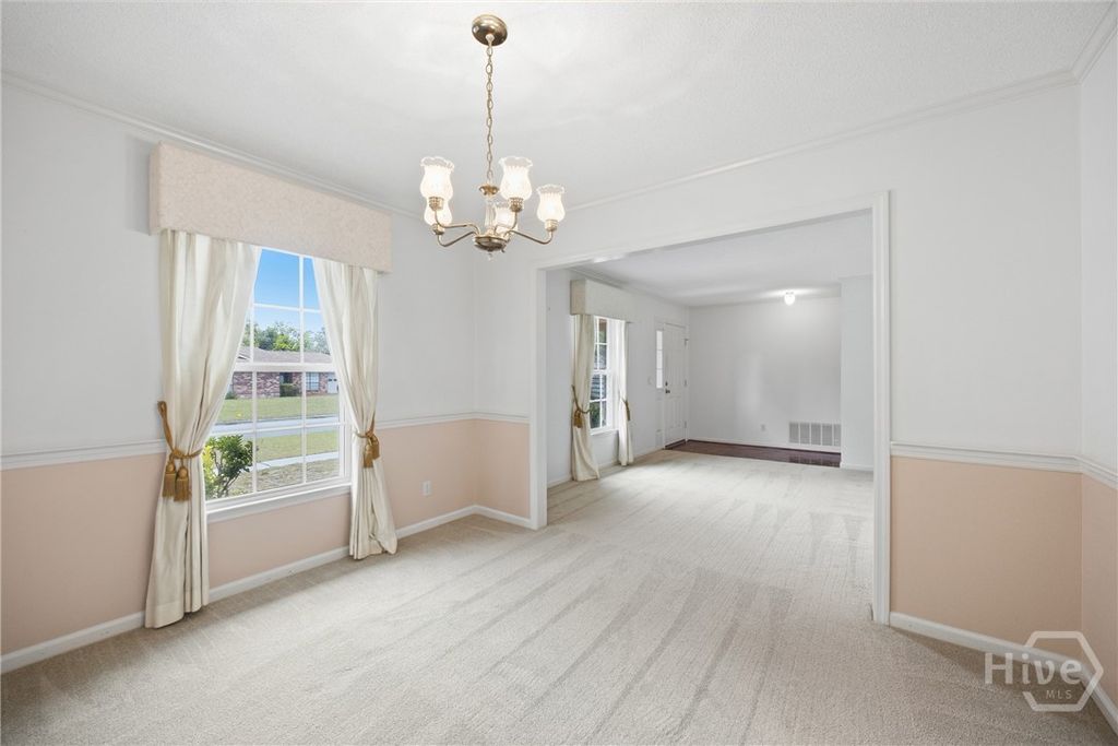 Image 10 of property listing at 8506 Heatherwood Drive, Savannah, GA 31406