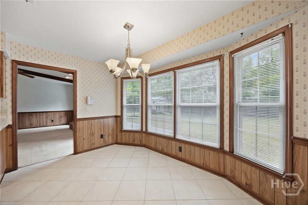 Image 18 of property listing at 8506 Heatherwood Drive, Savannah, GA 31406