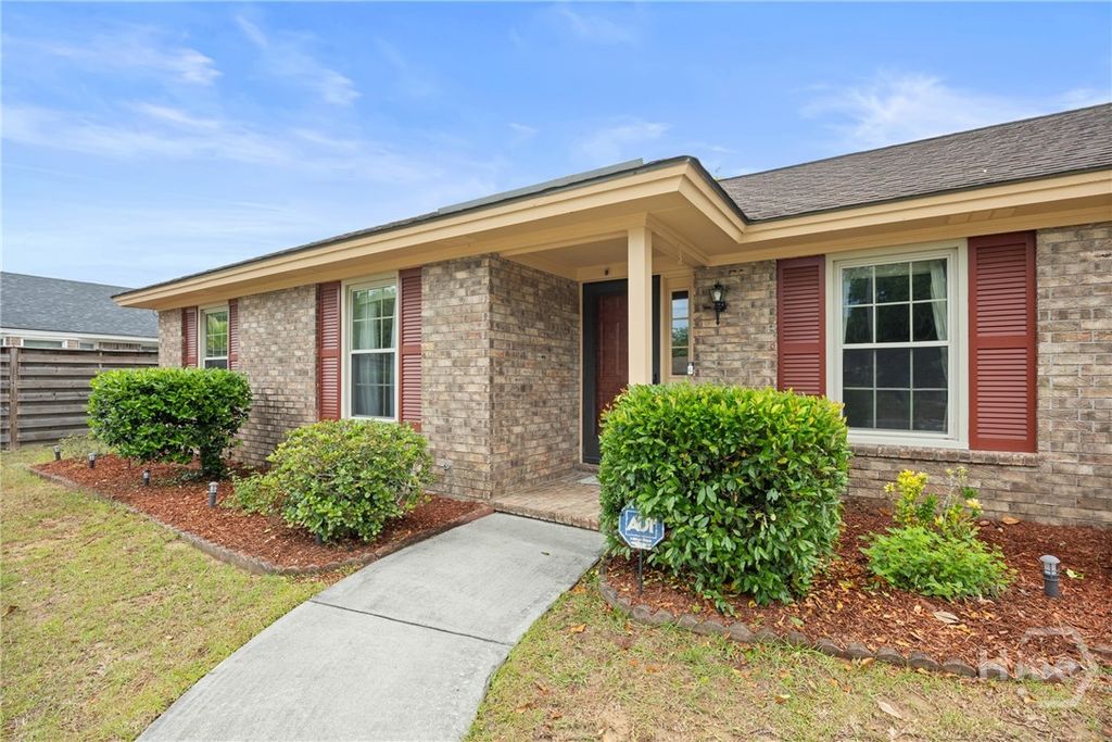 Image 2 of property listing at 8506 Heatherwood Drive, Savannah, GA 31406