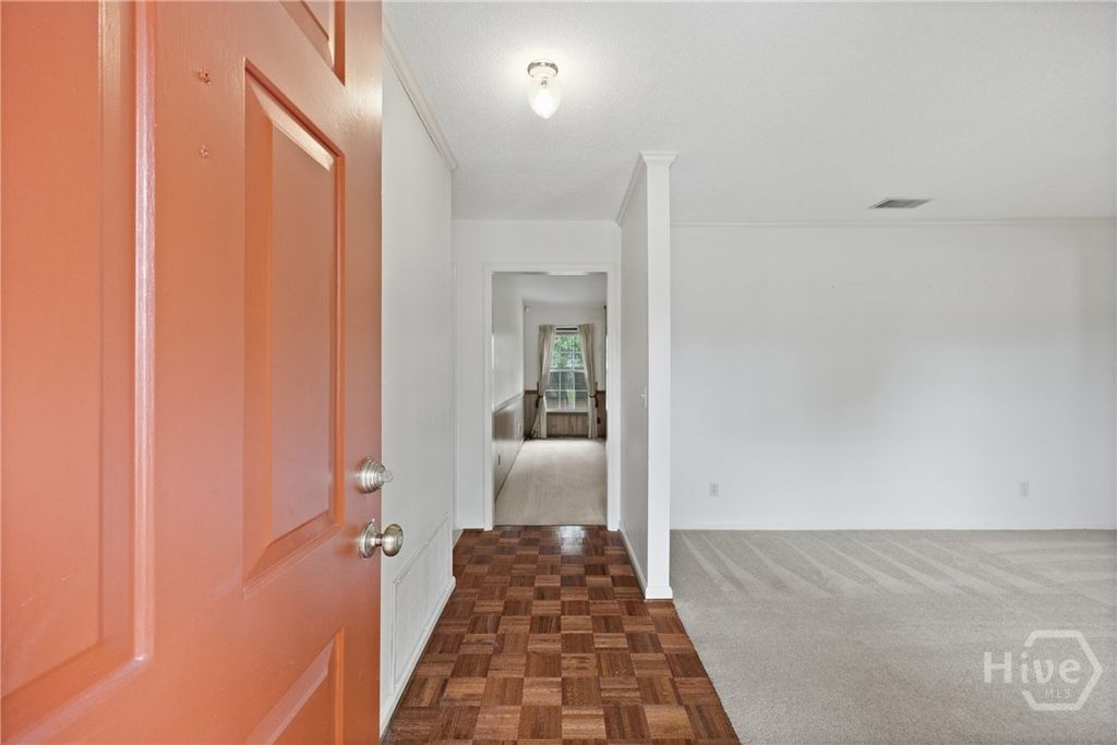 Image 3 of property listing at 8506 Heatherwood Drive, Savannah, GA 31406