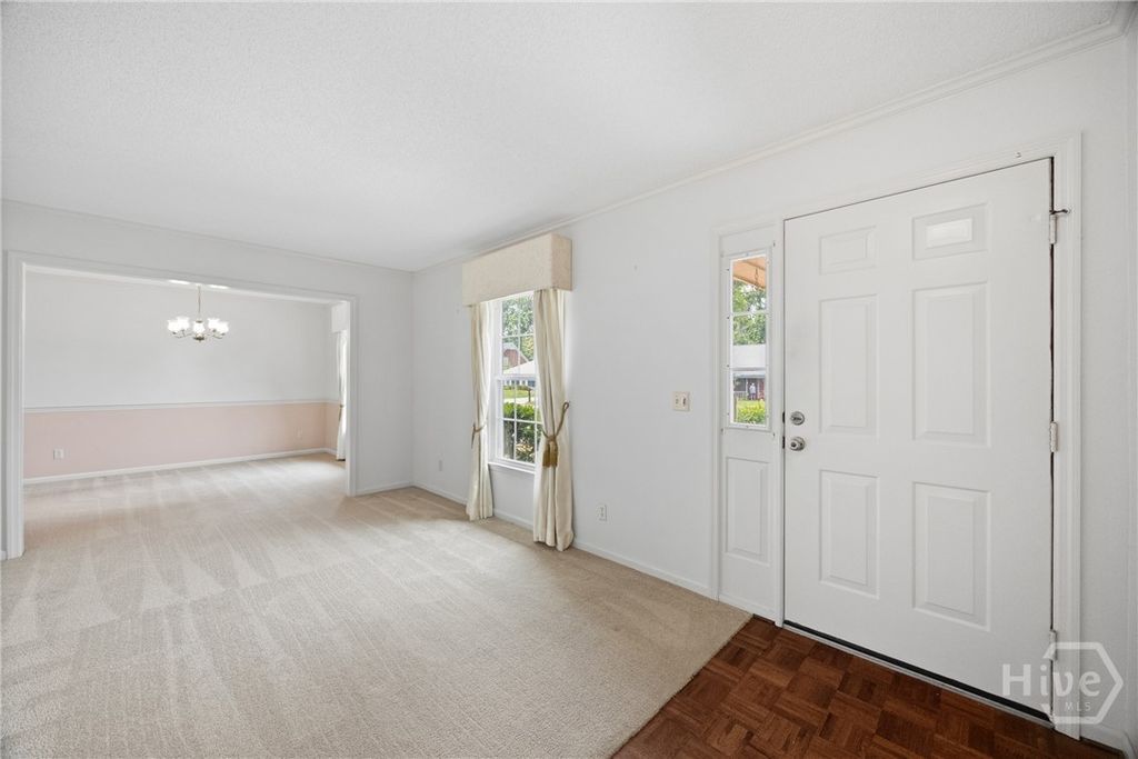 Image 6 of property listing at 8506 Heatherwood Drive, Savannah, GA 31406