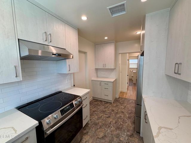 131 Poinsettia Avenue, Monrovia, CA 91016