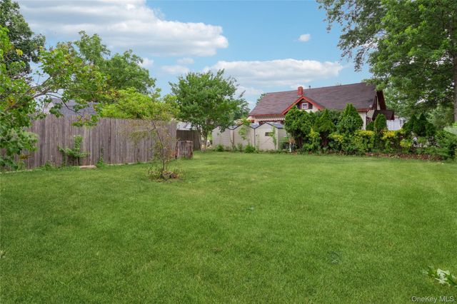 112 Woods Avenue, Roosevelt, NY 11575