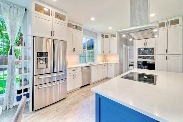 3002 Barton Point CIR, Austin, TX 78733