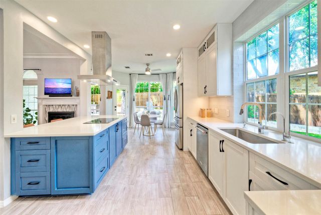 3002 Barton Point CIR, Austin, TX 78733