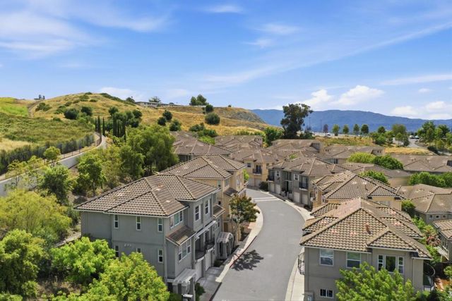 2695 Villa Cortona Way, San Jose, CA 95125