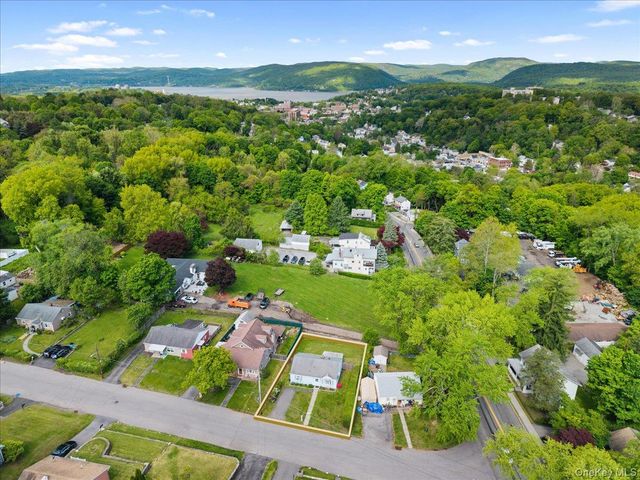 8 Cayuga Drive, Peekskill, NY 10566