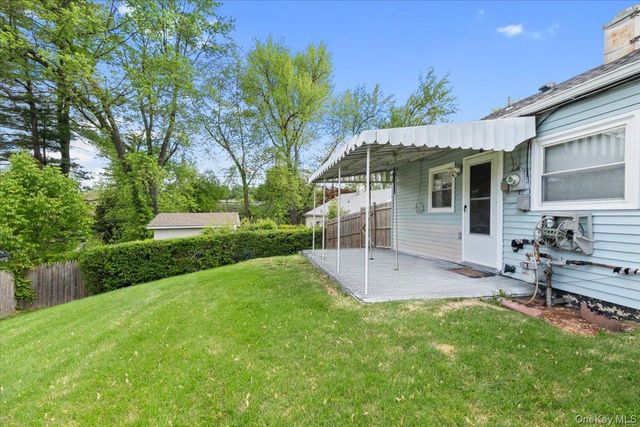 8 Cayuga Drive, Peekskill, NY 10566