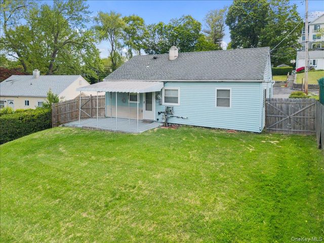 8 Cayuga Drive, Peekskill, NY 10566