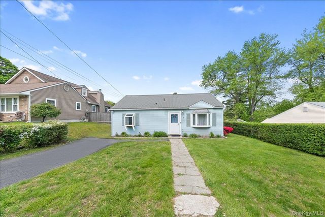 8 Cayuga Drive, Peekskill, NY 10566