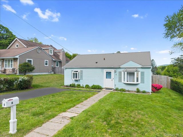 8 Cayuga Drive, Peekskill, NY 10566