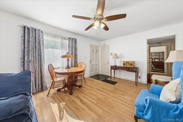 8 Cayuga Drive, Peekskill, NY 10566