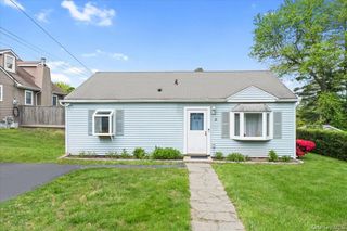 8 Cayuga Drive, Peekskill, NY 10566