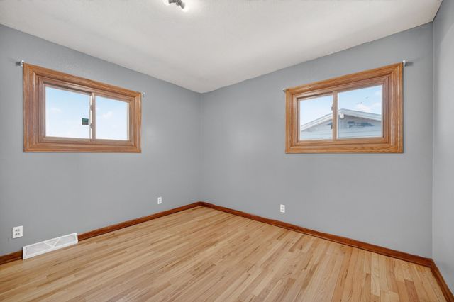 2704 Wedgewood Road, Des Moines, IA 50317