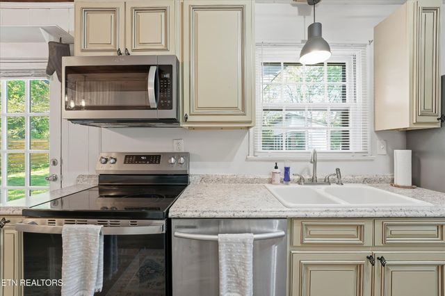 5409 Weston Rd, Knoxville, TN 37918