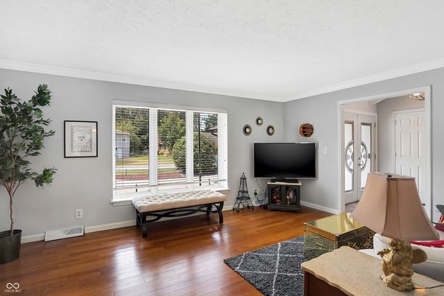 6903 Glacier Drive, Indianapolis, IN 46217