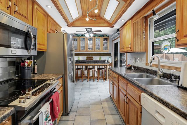 6903 Glacier Drive, Indianapolis, IN 46217