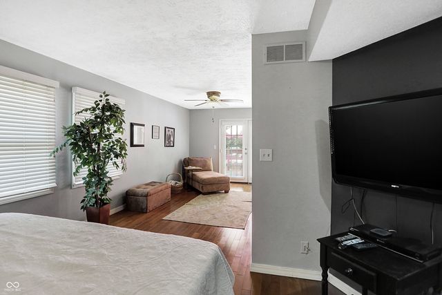 6903 Glacier Drive, Indianapolis, IN 46217