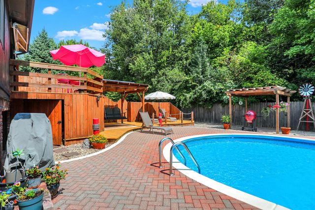 6903 Glacier Drive, Indianapolis, IN 46217