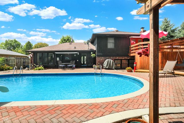 6903 Glacier Drive, Indianapolis, IN 46217