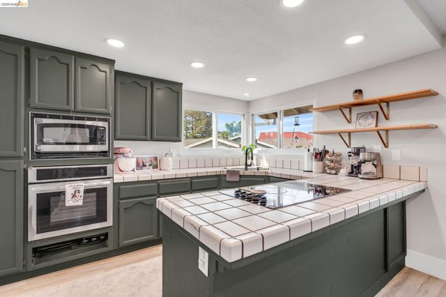 611 Woodbury Pl, Oakley, CA 94561