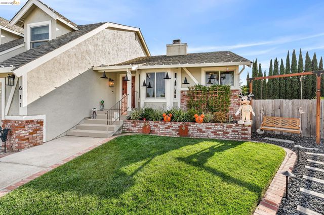 611 Woodbury Pl, Oakley, CA 94561