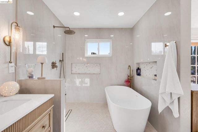 611 Woodbury Pl, Oakley, CA 94561