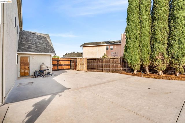 611 Woodbury Pl, Oakley, CA 94561