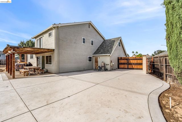 611 Woodbury Pl, Oakley, CA 94561