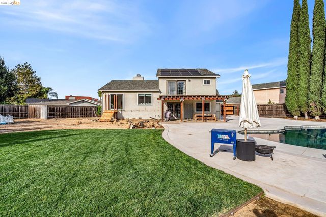 611 Woodbury Pl, Oakley, CA 94561