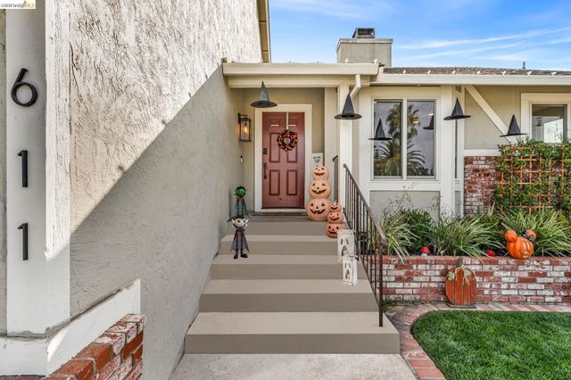 611 Woodbury Pl, Oakley, CA 94561