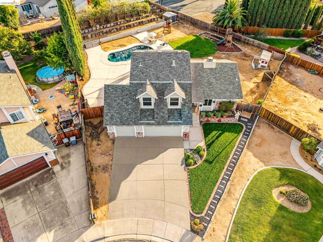 611 Woodbury Pl, Oakley, CA 94561