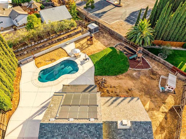 611 Woodbury Pl, Oakley, CA 94561