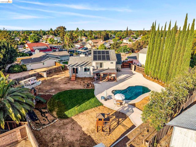 611 Woodbury Pl, Oakley, CA 94561