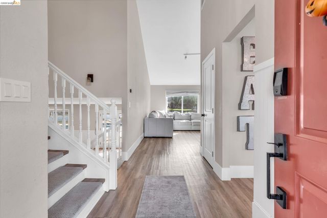 611 Woodbury Pl, Oakley, CA 94561