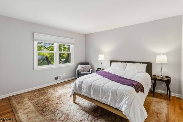 48 Midland Dr, Morris Twp., NJ 07960