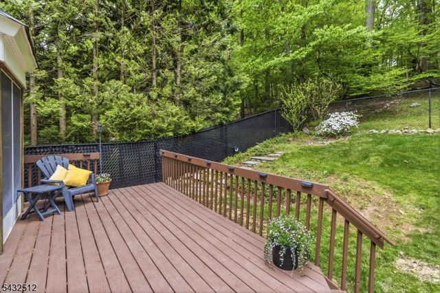 48 Midland Dr, Morris Twp., NJ 07960