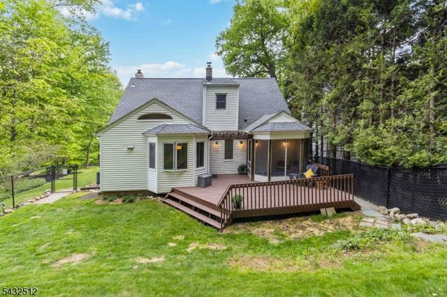48 Midland Dr, Morris Twp., NJ 07960
