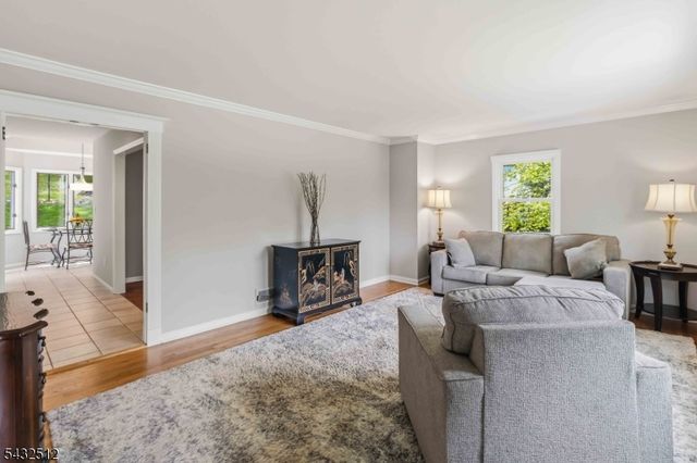 48 Midland Dr, Morris Twp., NJ 07960