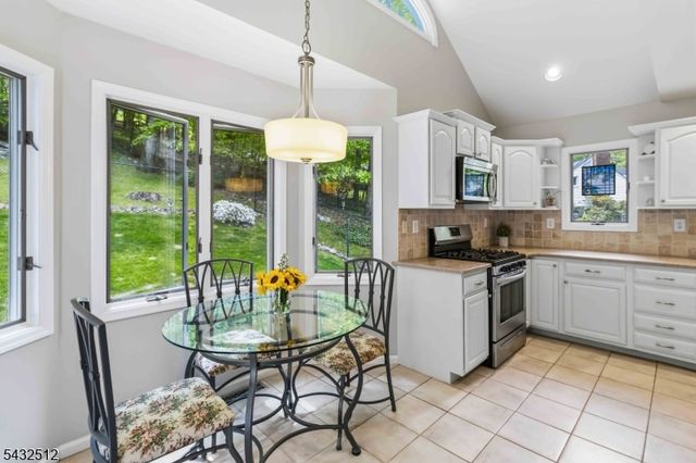 48 Midland Dr, Morris Twp., NJ 07960