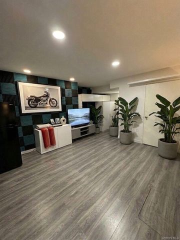 599 Park Avenue, West Hempstead, NY 11552