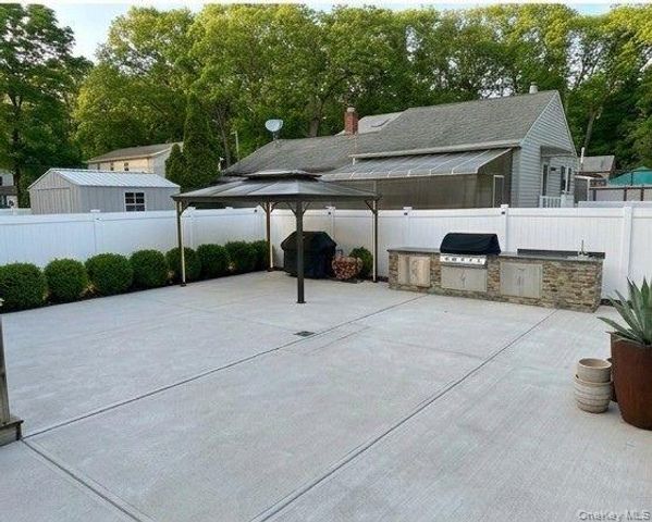 599 Park Avenue, West Hempstead, NY 11552