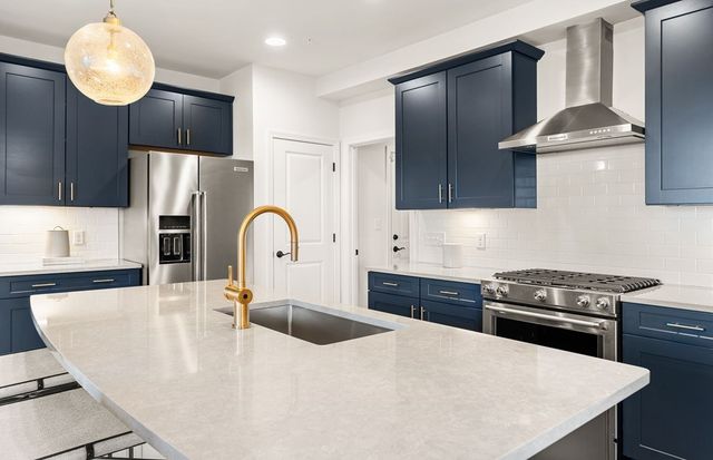 32 East Point Drive 2, East Providence, RI 02916