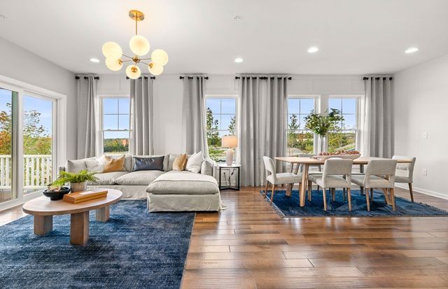 32 East Point Drive 2, East Providence, RI 02916