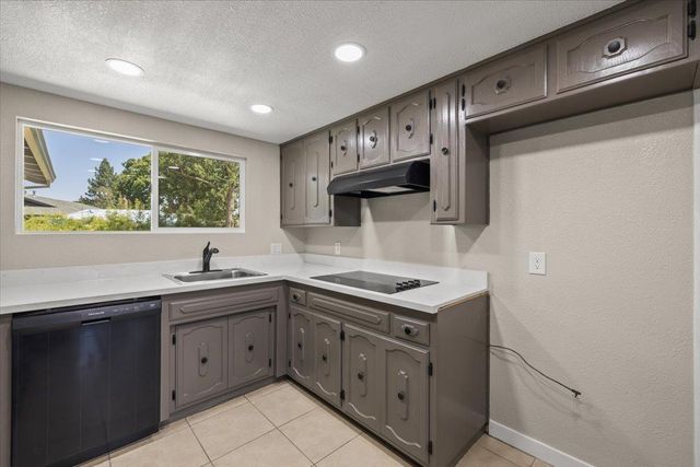 1744 Franquette Dr, Yuba City, CA 95991