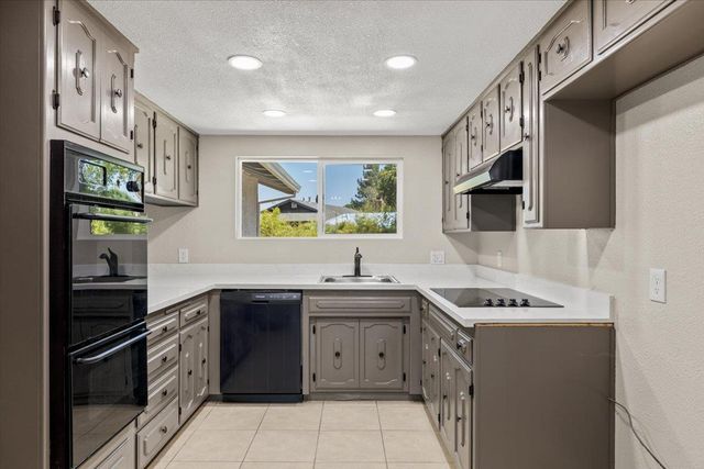 1744 Franquette Dr, Yuba City, CA 95991