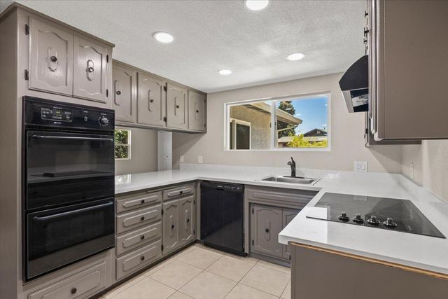 1744 Franquette Dr, Yuba City, CA 95991