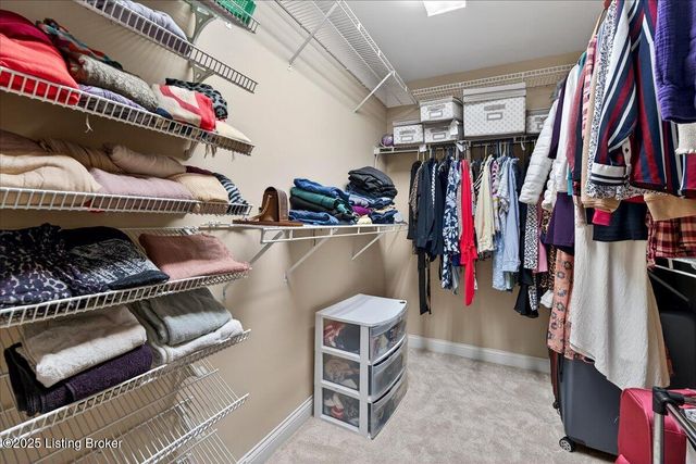 6015 Sweetbay Dr, Crestwood, KY 40014