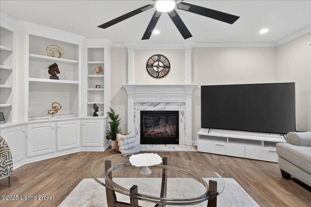 6015 Sweetbay Dr, Crestwood, KY 40014