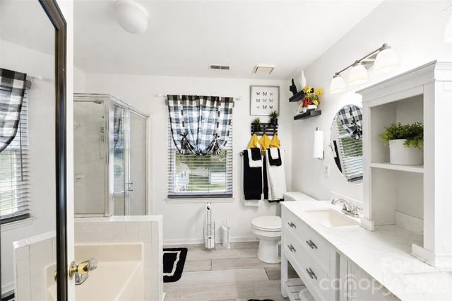 3100 Swanquarter Drive, Charlotte, NC 28262